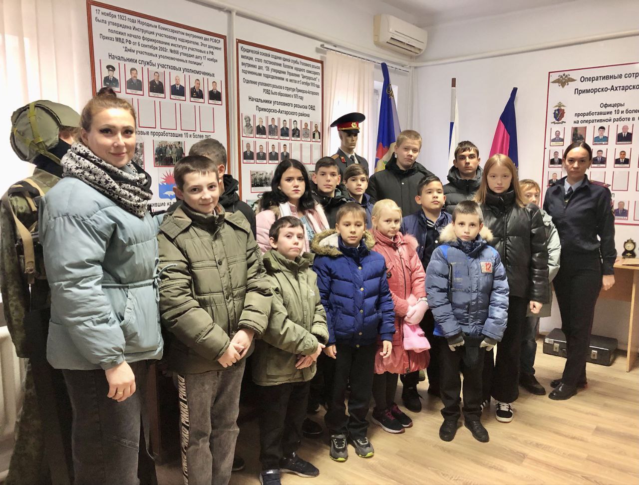 Полицейские Познакомили Воспитанников Социально-Реабилитационного.