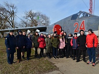 Сегодня ребята из школ станицы Бриньковской и хутора Свободного побывали на экскурсии в воинской части №75387.