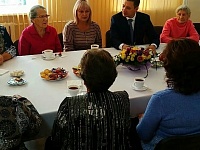 Глава района Максим Бондаренко поздравил матерей, чьи сыновья погибли при исполнении служебного долга.