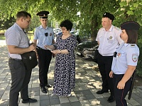 В Приморско-Ахтарске общественница проверила несение службы сотрудниками патрульно-постовой службы полиции