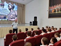 Приморско-Ахтарские полицейские проводят профилактические мероприятия по правовому информированию учащихся