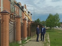 Сегодня глава района Максим Бондаренко побывал на строящихся объектах города