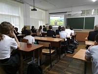 Лекционный час под названием "Учись достойно жить", имеющий антинаркотическую направленность, прошел в школе номер 4 в ст.Ольгинской
