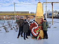 ����� ����� ���