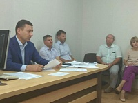 Сегодня в администрации района глава Максим Бондаренко проводил прием граждан по личным вопросам
