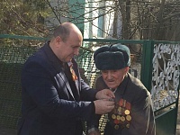 Сегодня в станице Ольгинской для участников Великой Отечественной войны и тружеников тыла организовали в торжественной обстановке вручение юбилейных медалей