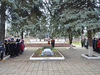 Могила неизвестного солдата на мемориале памяти погибшим воинам односельчанам в годы ВОВ в Свободном сельском поселении