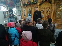 В преддверии великого праздника Рождества Христова учащиеся казачьей школы 34 посетили Храм Воскресения Словущего