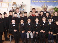 Учащимся 5 класса казачьей направленности СОШ №9 станицы Бородинской приобрели новую форму