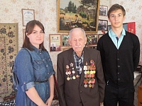 Ветеранов ВОВ и почетных жителей города поздравили с Днем пожилого человека