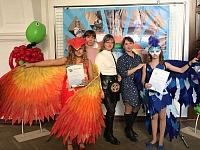 Воспитанницы творческого объединения "Бумажные чудеса" - дипломанты краевого конкурса экологического костюма.