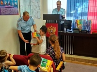Полицейские района наградили участников конкурса «Дядя Степа полицейский»