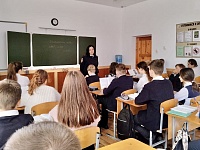 Полицейские Приморско-Ахтарского района проводят профилактические беседы со школьниками