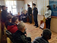 Приморско-Ахтарские полицейские провели акцию «С ненавистью и ксенофобией нам не по пути» среди молодежи