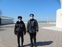 Приморско-Ахтарские полицейские в условиях карантина патрулируют улицы города
