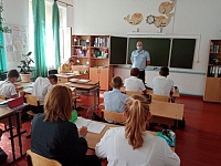 Полицейские Приморско-Ахтарского района встретились со студентами техникума «Знание» и школьниками общеобразовательных школ
