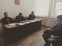 В администрации города глава В. Белик начал прием граждан по личным вопросам. 